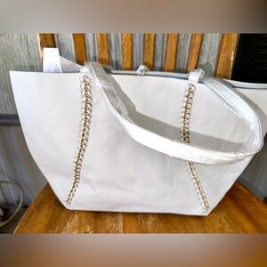 NWT Badgley Mischka Large Tote Vegan leather. Gold accents Light Grey. MSRP $139